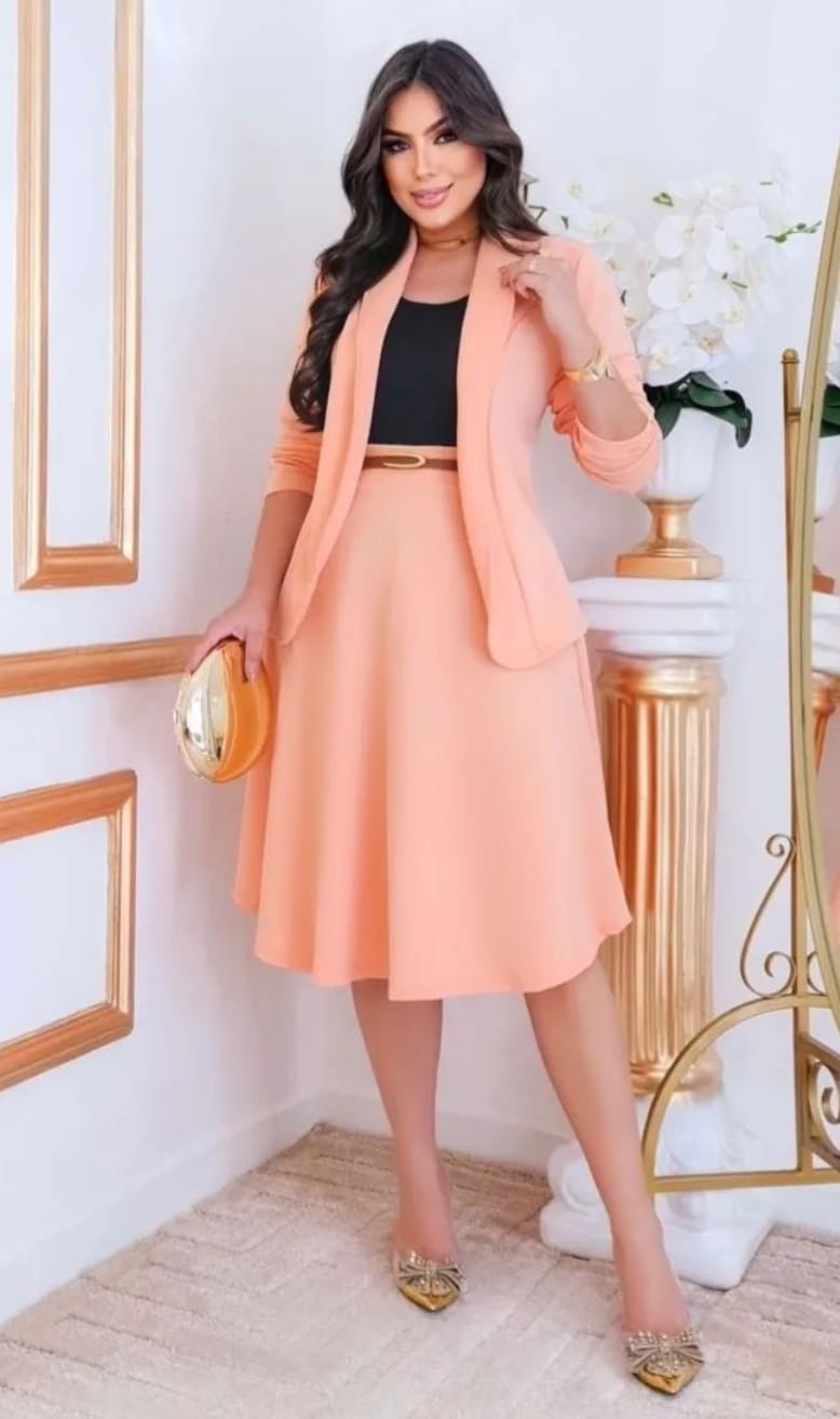 Conjunto Blazer Midi 4 em 1: Elegância, Versatilidade e Conforto para Todas as Ocasiões