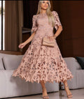 Vestido de luxo, em Renda Guipir Richelieu de Algodão: Elegância e Sofisticação em Cada Detalhe