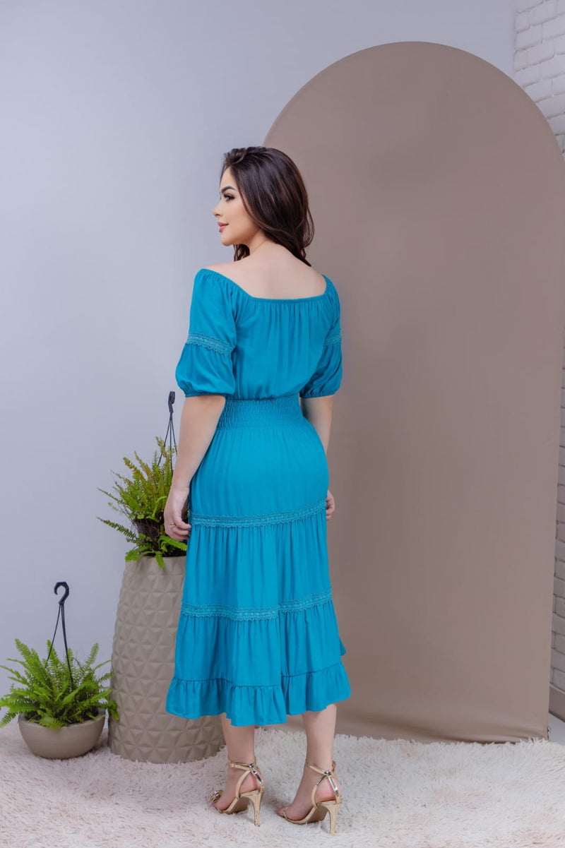 Deslumbre-se com o Vestido Laís: Leveza e Sofisticação em Cada Detalhe!