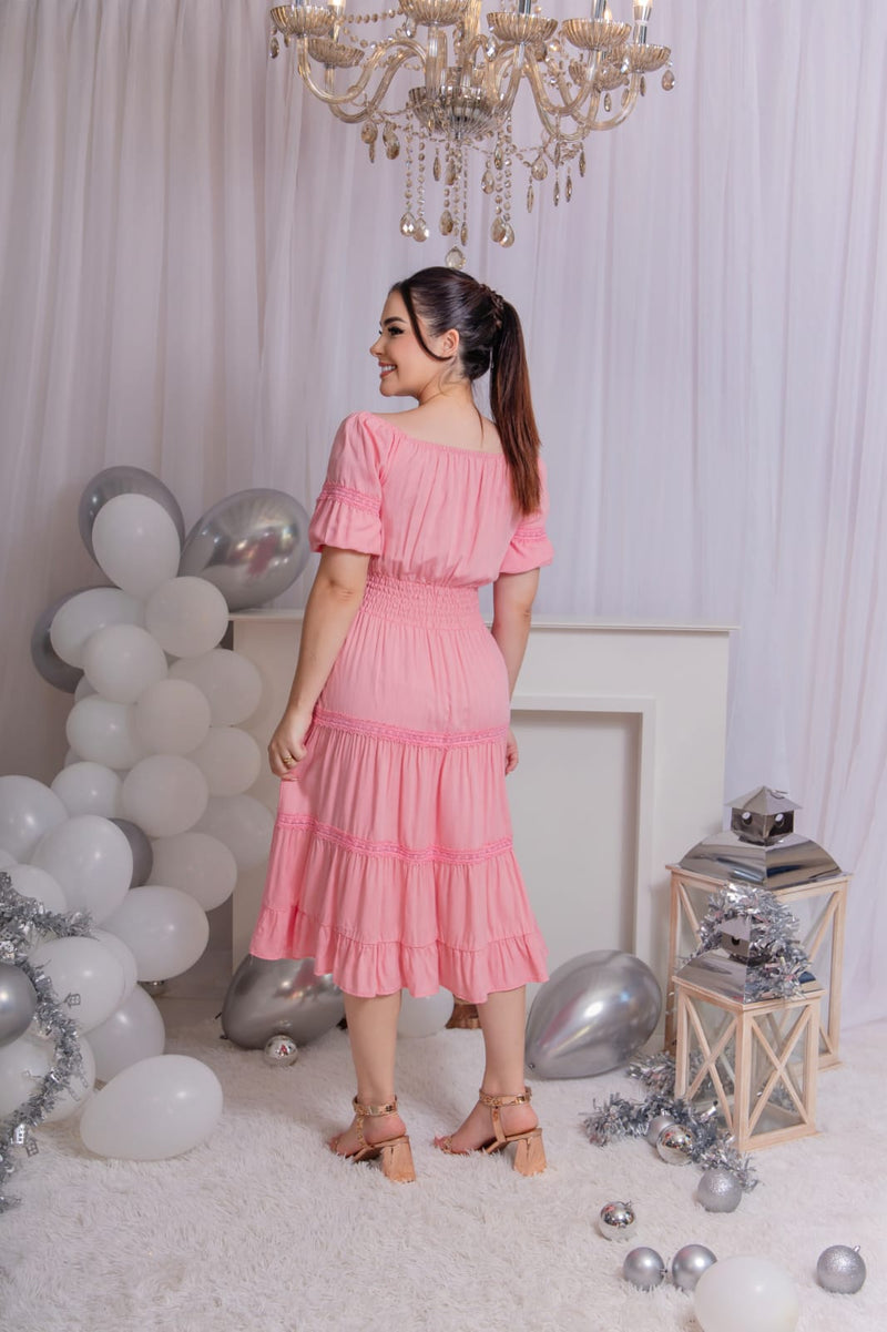Deslumbre-se com o Vestido Laís: Leveza e Sofisticação em Cada Detalhe!