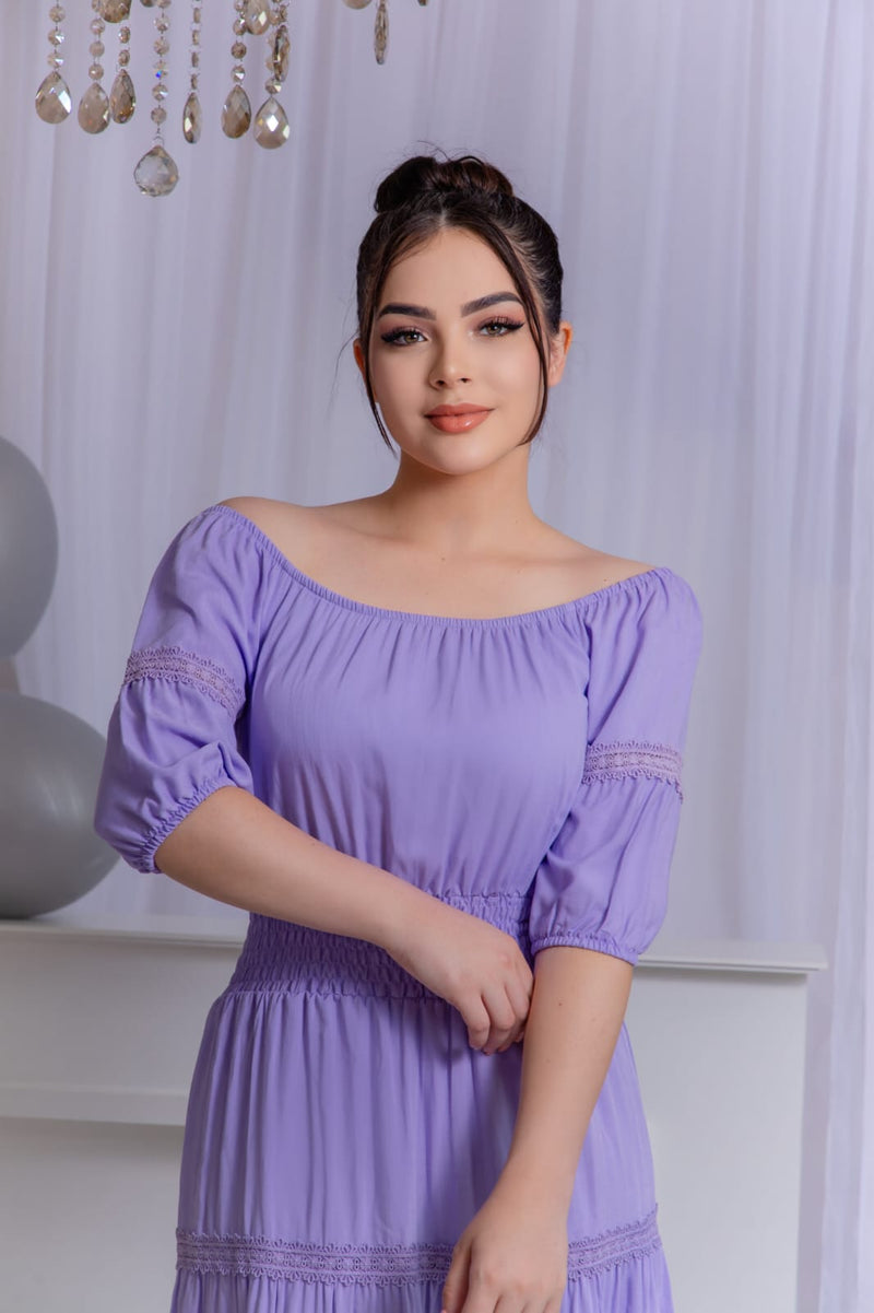 Deslumbre-se com o Vestido Laís: Leveza e Sofisticação em Cada Detalhe!