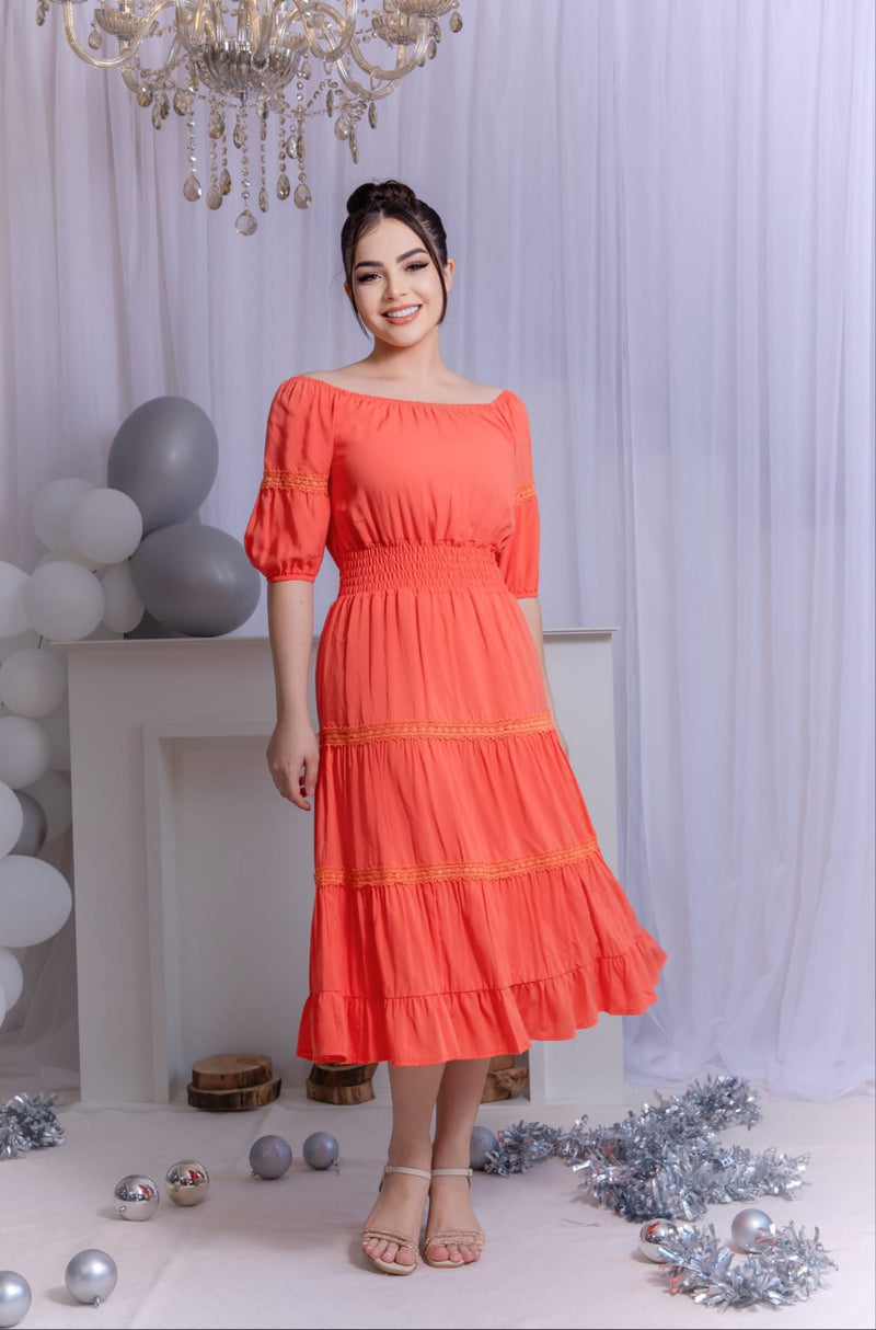 Deslumbre-se com o Vestido Laís: Leveza e Sofisticação em Cada Detalhe!