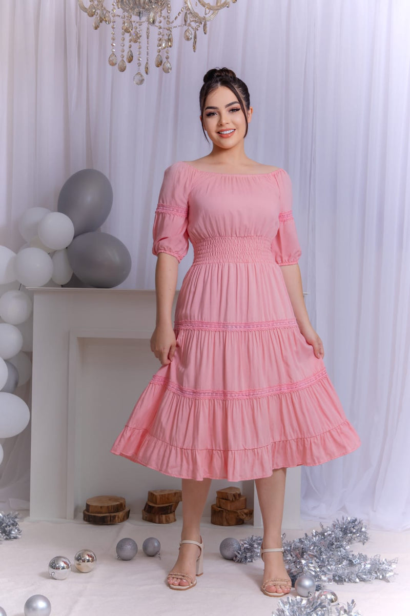 Deslumbre-se com o Vestido Laís: Leveza e Sofisticação em Cada Detalhe!