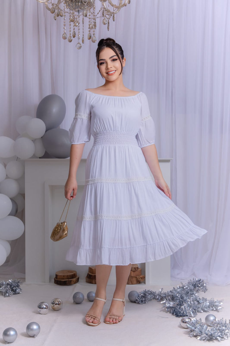 Deslumbre-se com o Vestido Laís: Leveza e Sofisticação em Cada Detalhe!