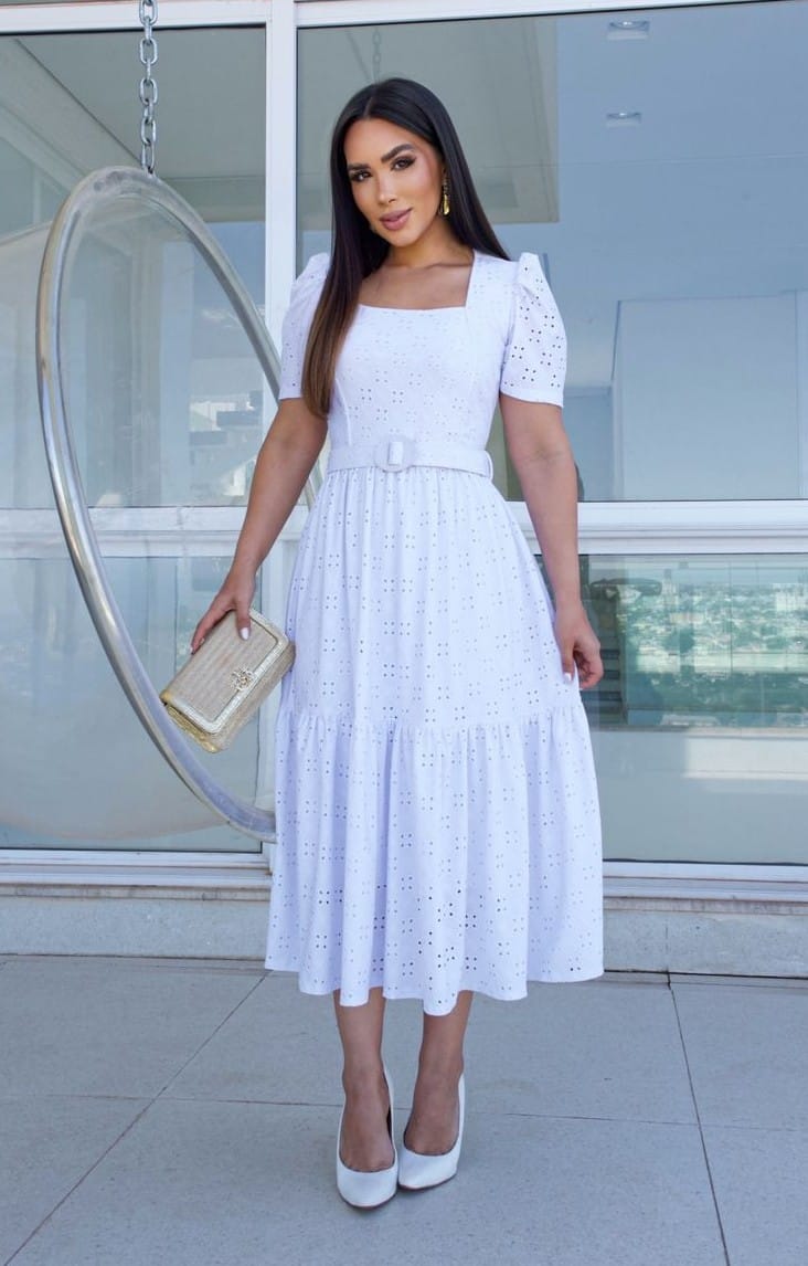 Vestido Longuete em Malha Lese: Elegância Clássica e Conforto para Todas as Ocasiões