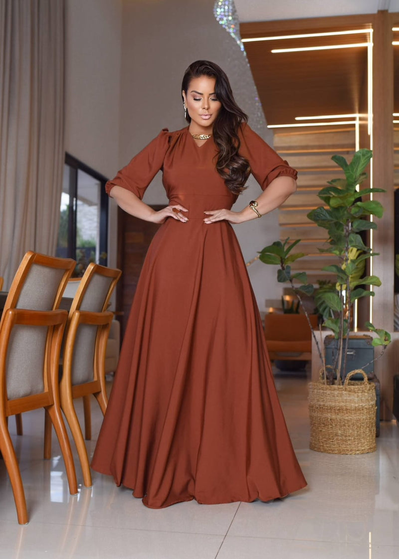 Vestido de Festa Elegante em Crepe de Seda: Cores Exclusivas e Detalhe em Faixa Prata