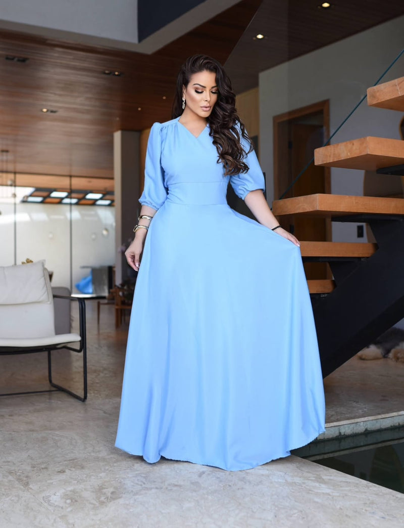 Vestido de Festa Elegante em Crepe de Seda: Cores Exclusivas e Detalhe em Faixa Prata