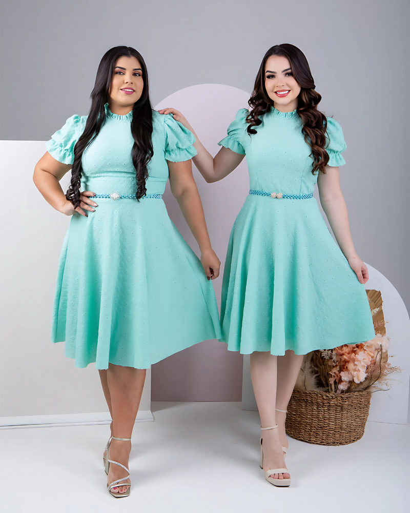 Vestido Pietra em Laise: Elegância e Romantismo em Cada Detalhe